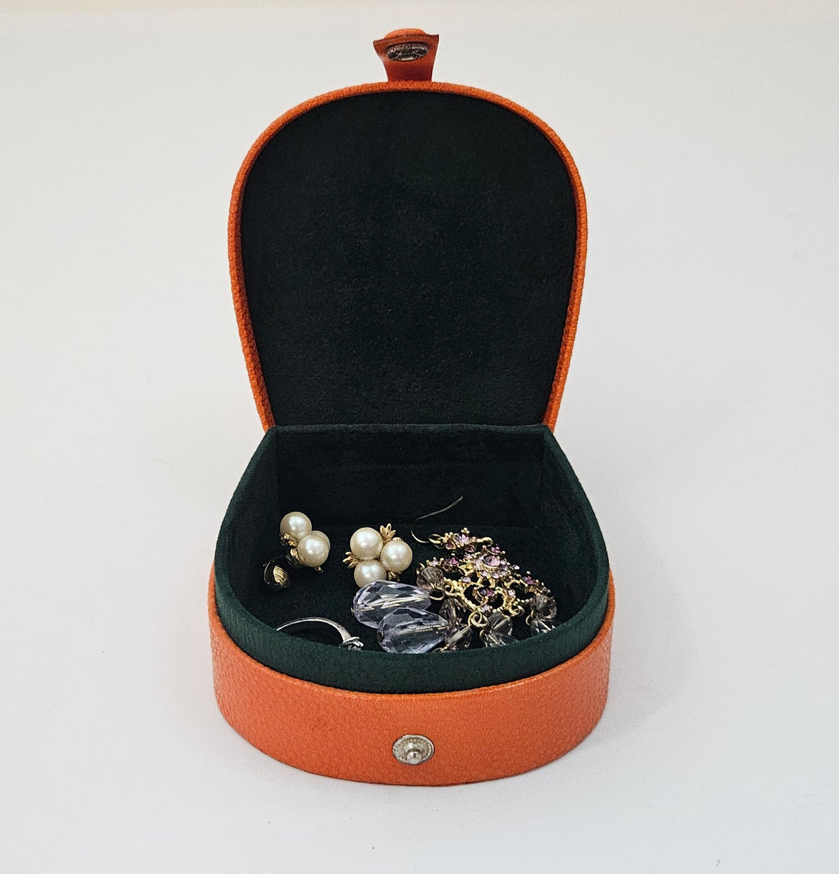 Horseshoe Box with Stud