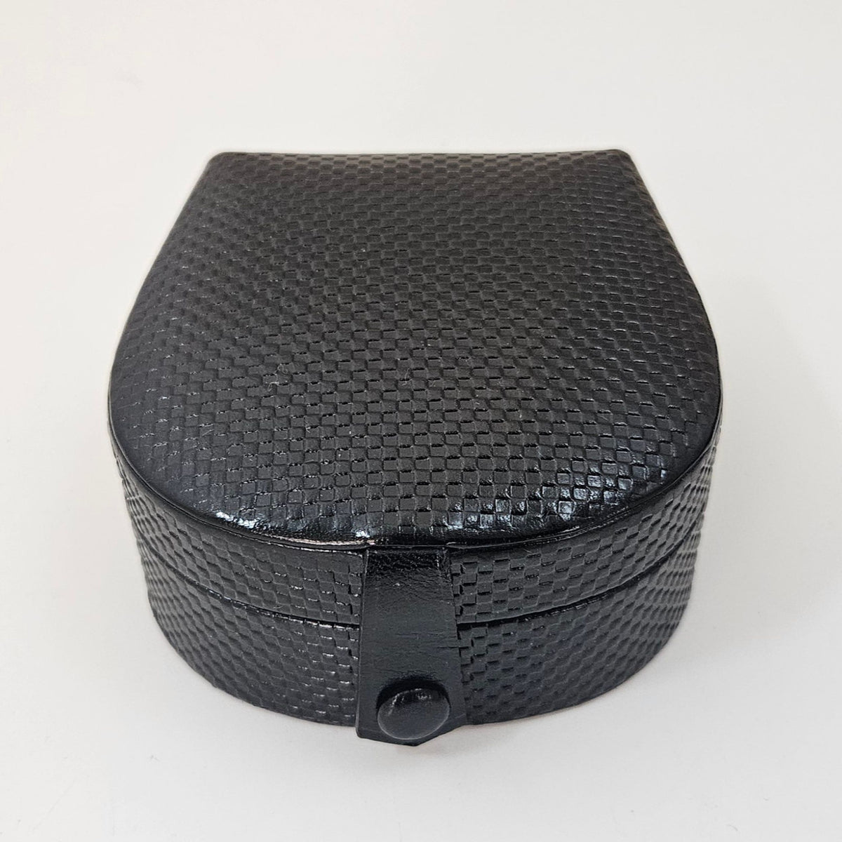 Horseshoe Box with Stud