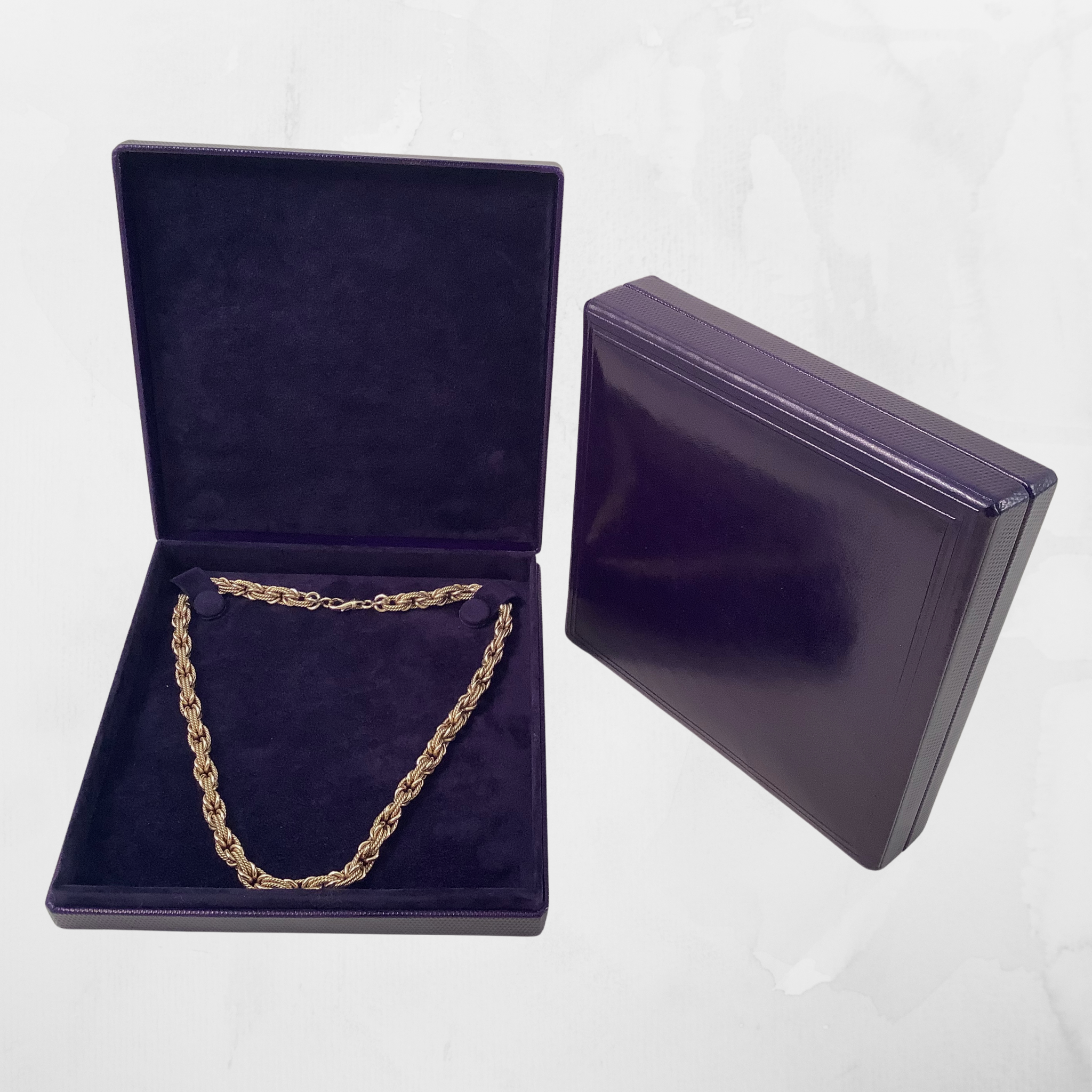 Diamond Design Necklace Box (18 × 18 × 3 cm)