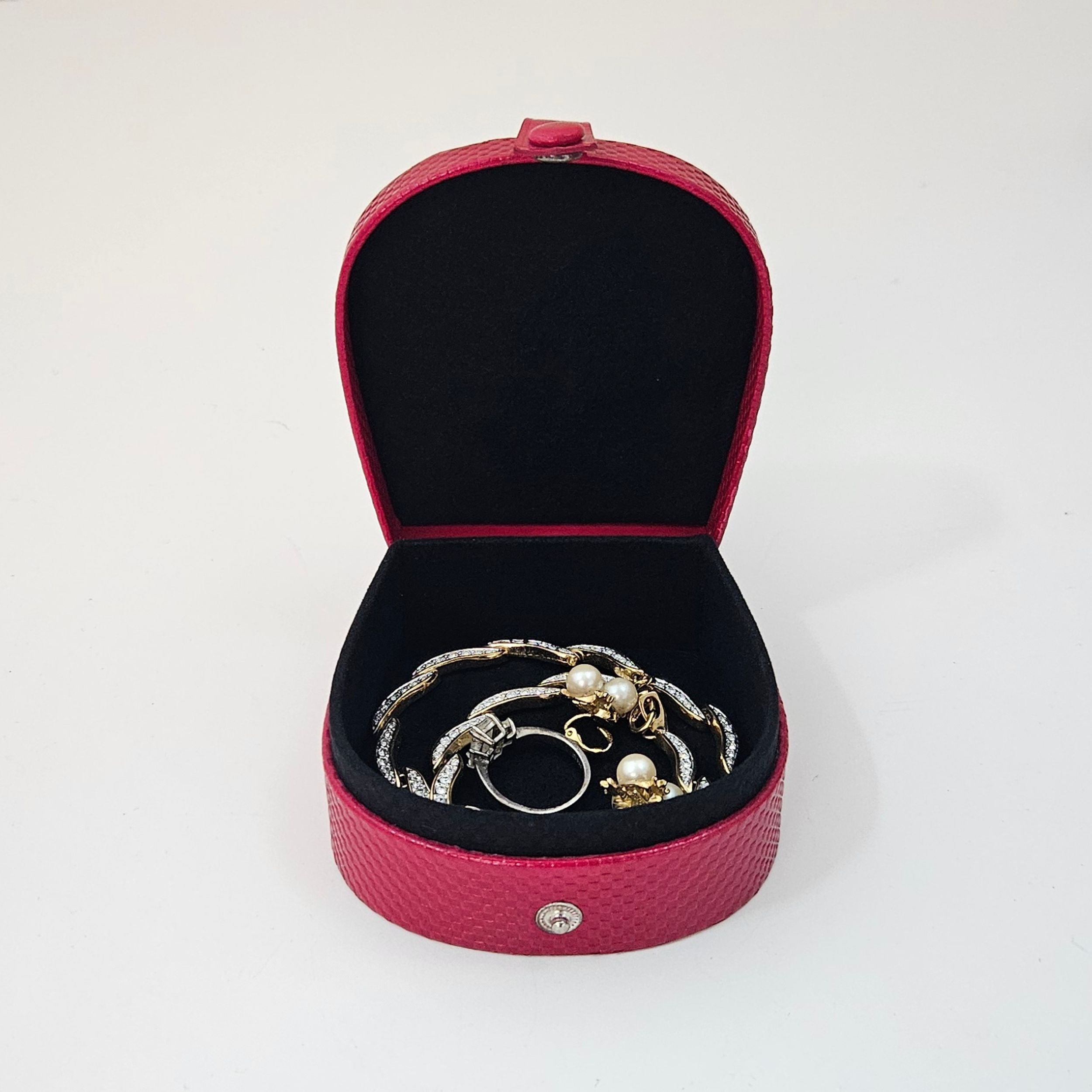 Horseshoe Box with Stud
