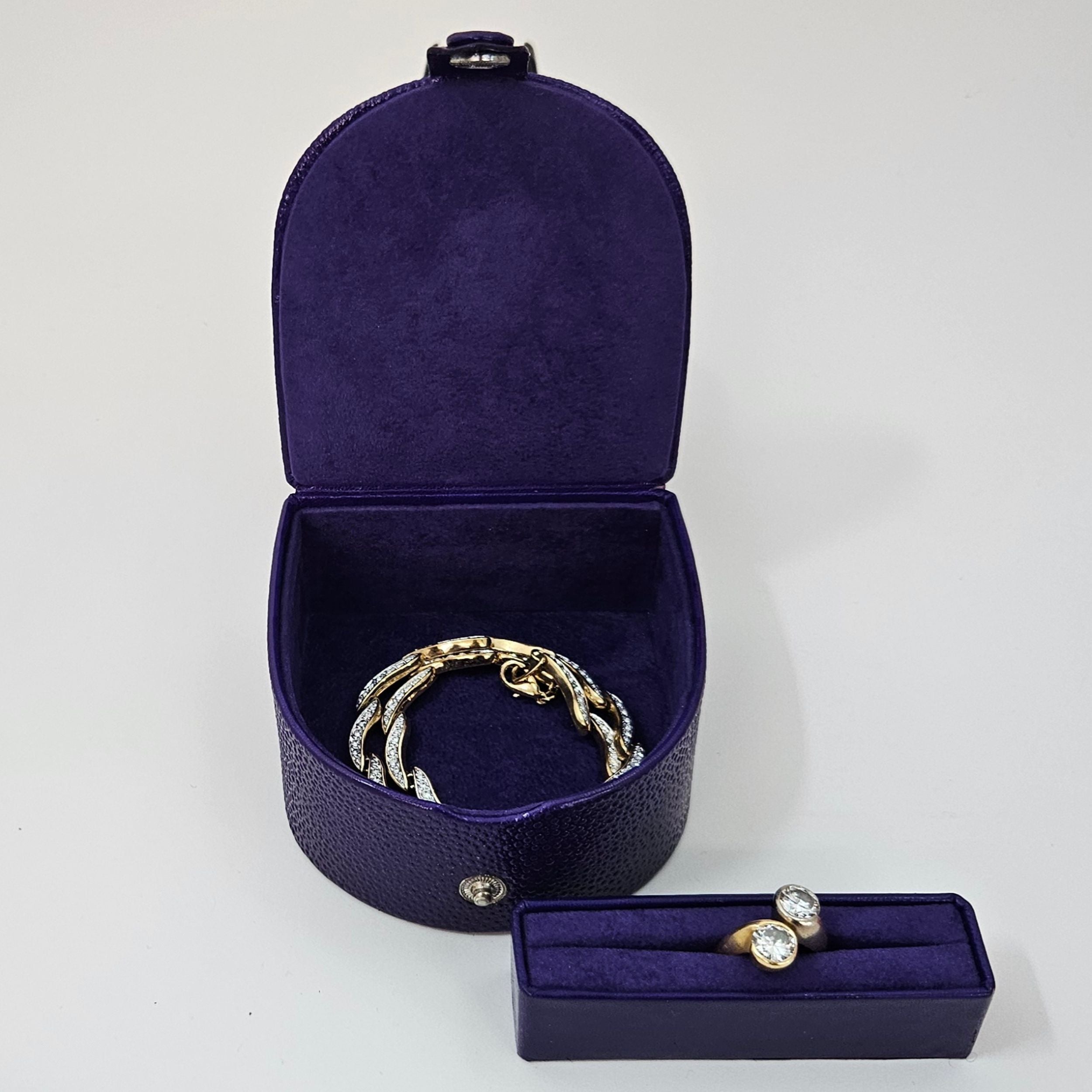 New Horseshoe Box with Ring Holder
