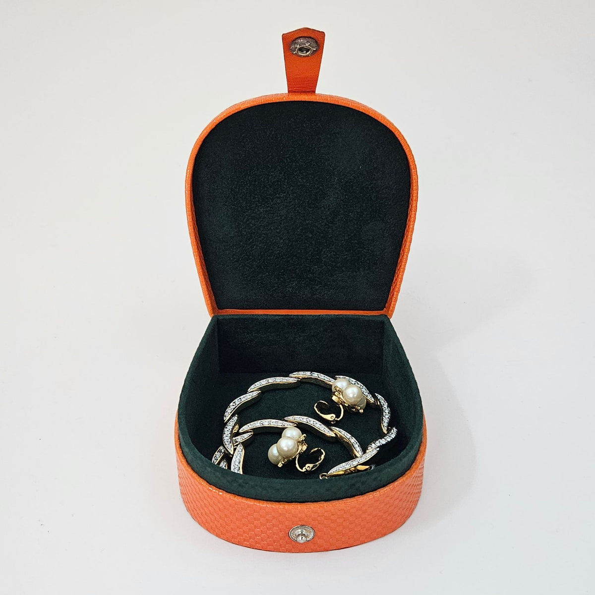 Horseshoe Box with Stud