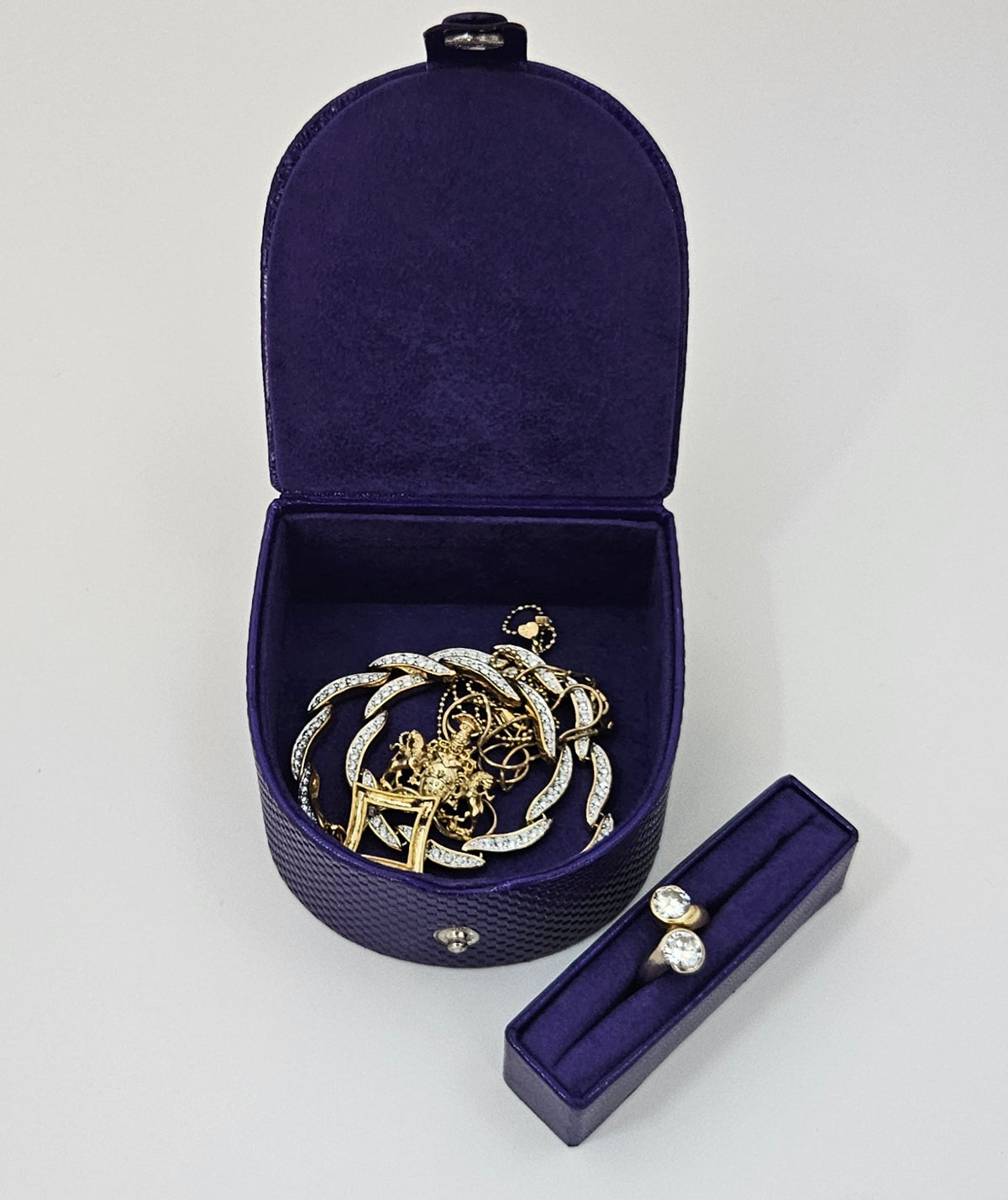 New Horseshoe Box with Ring Holder