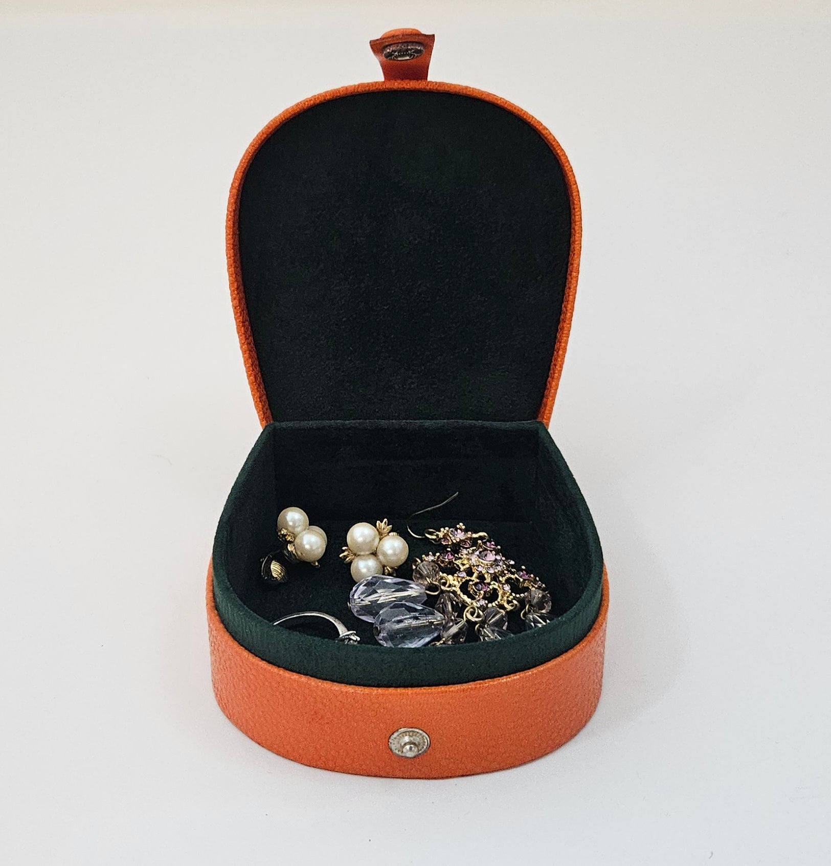 Horseshoe Box with Stud