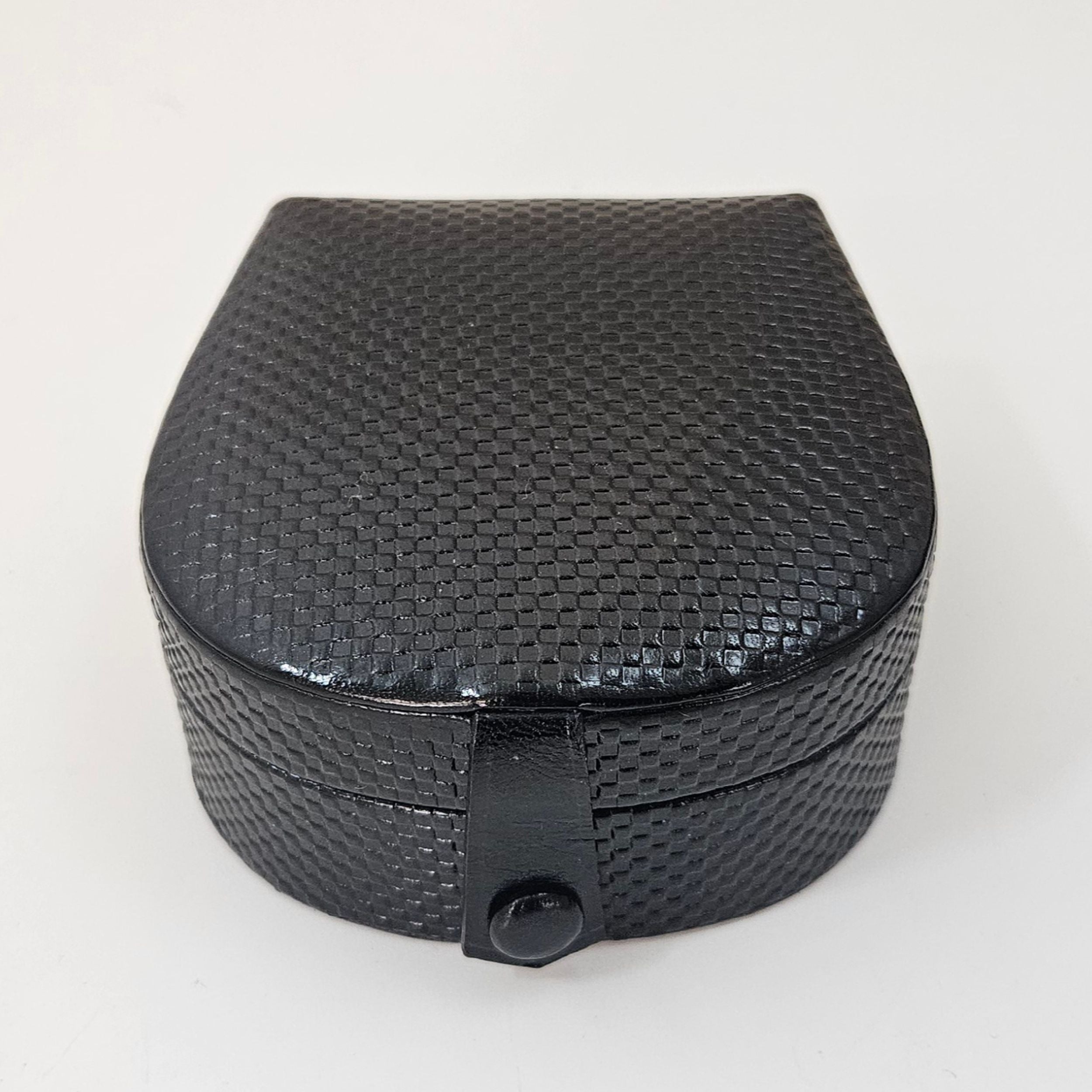 Horseshoe Box with Stud