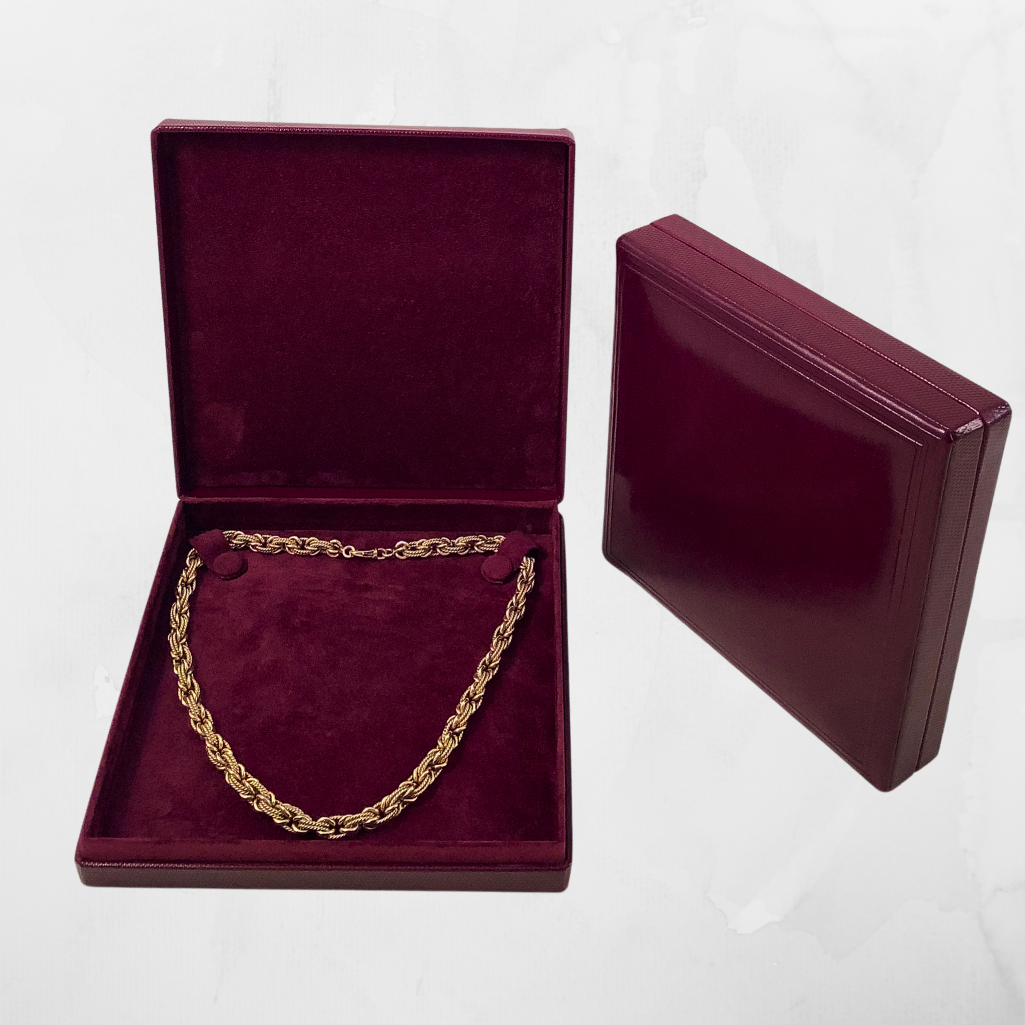 Diamond Design Necklace Box (18 × 18 × 3 cm)