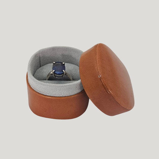 Cushion-shaped Leather Ring Box (5x5x4 cm) - Tan lined Silver Grey