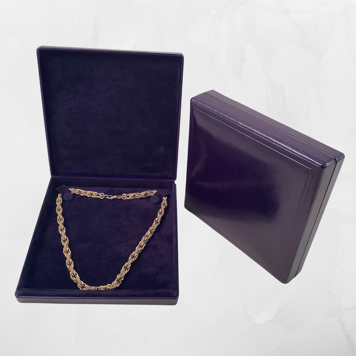 Diamond Design Necklace Box (18 × 18 × 3 cm)