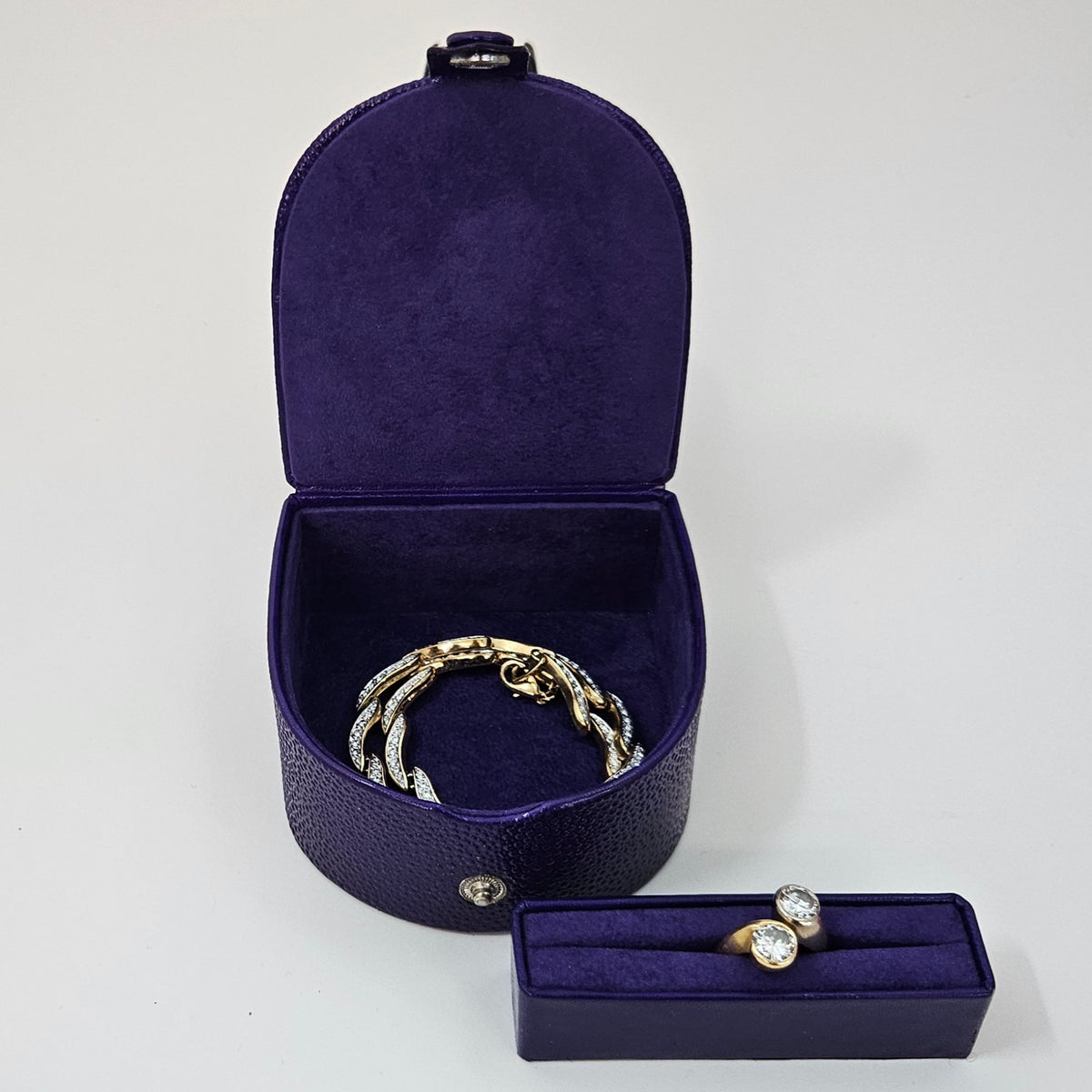 New Horseshoe Box with Ring Holder