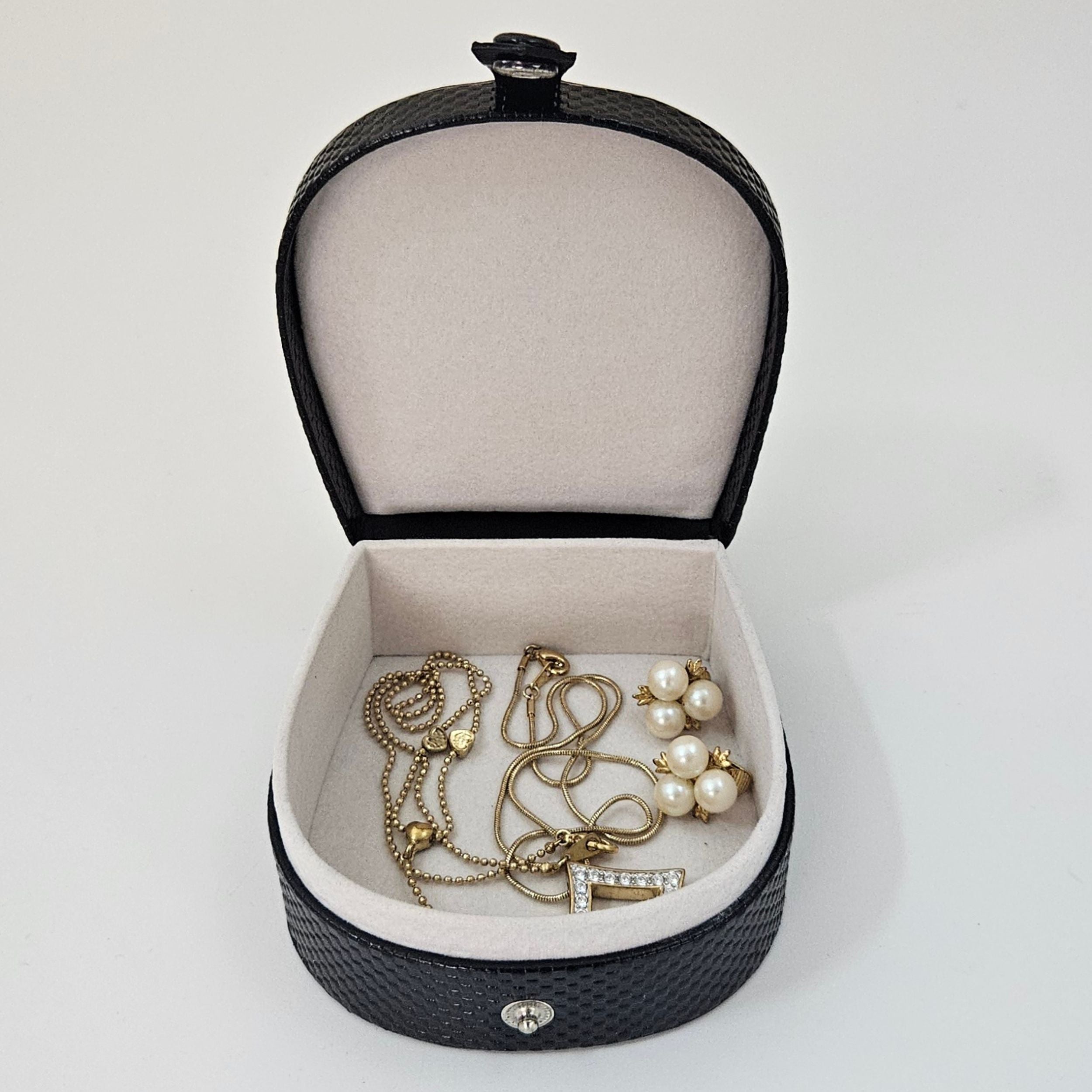 Horseshoe Box with Stud