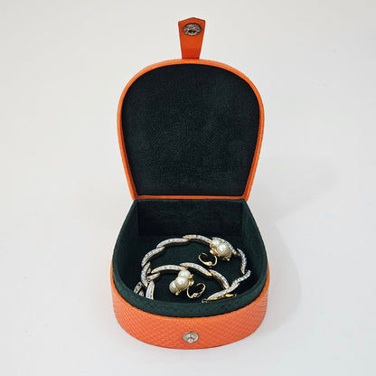 Horseshoe Box with Stud