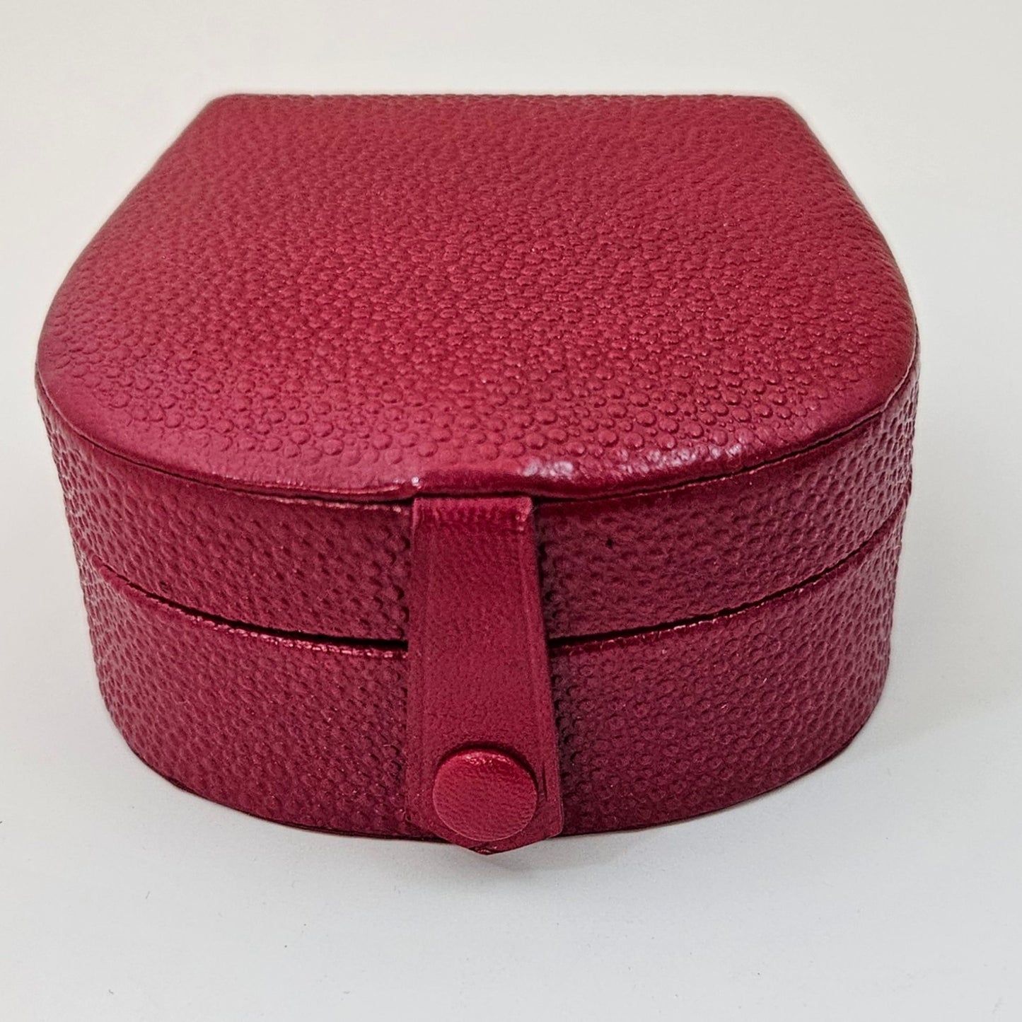Horseshoe Box with Stud