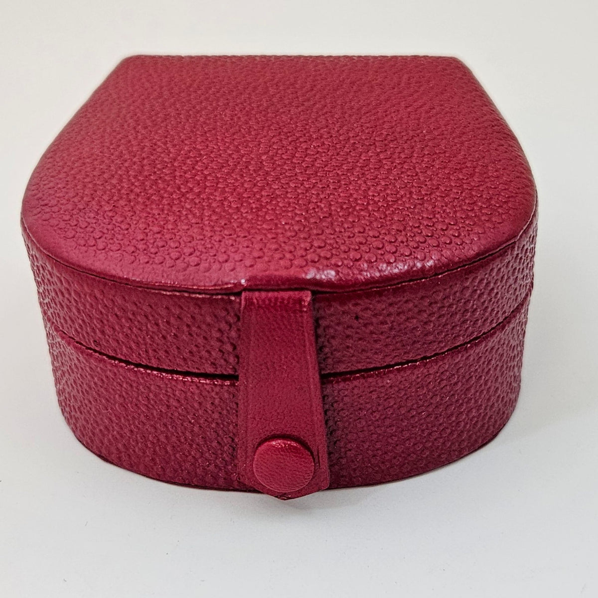 Horseshoe Box with Stud