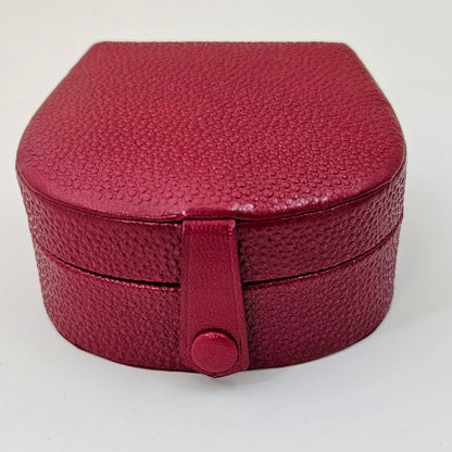 Horseshoe Box with Stud