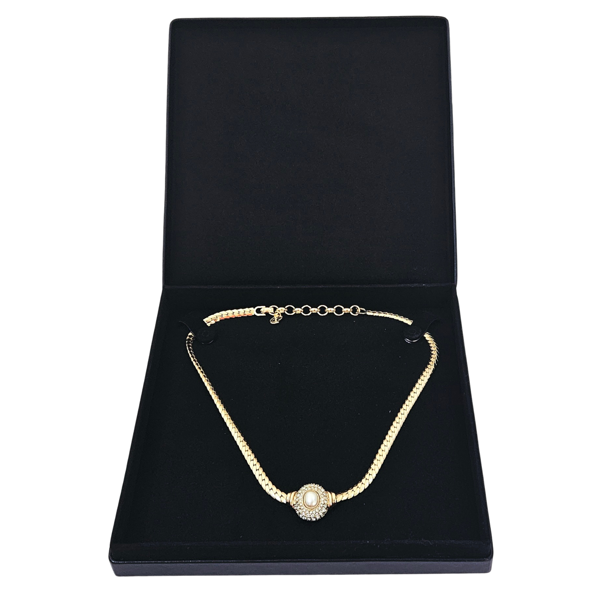 Black Necklace Box (18 × 18 × 3 cm)